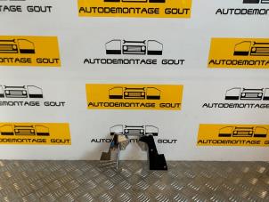 Gebruikte Portierbeschermer 2deurs links Mercedes SLK (R170) Prijs € 79,99 Margeregeling aangeboden door Autodemontage Gout