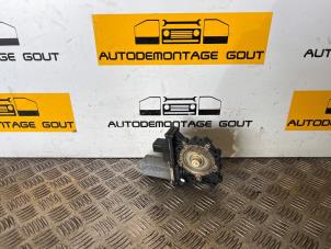 Gebruikte Portierruitmotor Volkswagen Polo III (6N2) Prijs € 44,49 Margeregeling aangeboden door Autodemontage Gout
