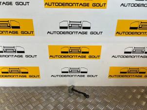 Gebruikte Deurvanger 2Deurs rechts Nissan 350 Z (Z33) Prijs € 19,99 Margeregeling aangeboden door Autodemontage Gout