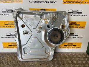 Gebruikte Ruitmechaniek 2Deurs links-voor Volkswagen Transporter T5 1.9 TDi Prijs € 39,99 Margeregeling aangeboden door Autodemontage Gout