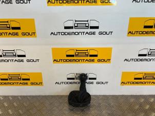 Gebruikte Pookknop Volkswagen Caddy III (2KA,2KH,2CA,2CH) 2.0 SDI Prijs € 14,99 Margeregeling aangeboden door Autodemontage Gout