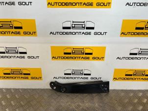 Gebruikte Koplampframe rechts Volkswagen Up! (121) Prijs € 19,99 Margeregeling aangeboden door Autodemontage Gout