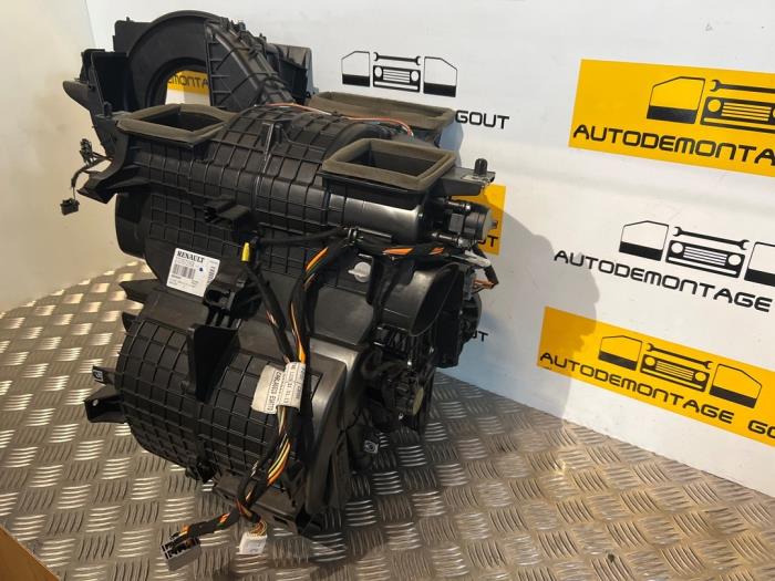 Kachelhuis van een Mercedes-Benz Citan (415.6) 1.5 109 CDI 2013