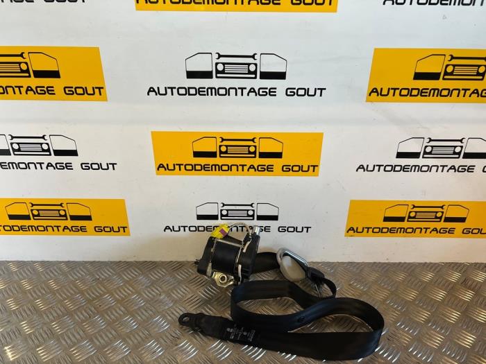 Veiligheidsgordel rechts-voor van een Volkswagen Caddy III (2KA,2KH,2CA,2CH) 2.0 SDI 2008