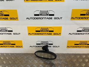 Gebruikte Spiegel binnen Mini Mini (R56) 1.6 16V Cooper Prijs € 19,99 Margeregeling aangeboden door Autodemontage Gout