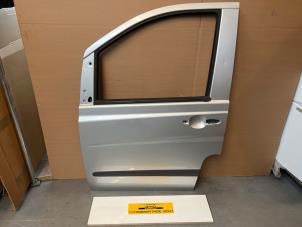 Gebruikte Portier 2Deurs links Mercedes Vito (639.6) 2.2 109 CDI 16V Prijs € 149,99 Margeregeling aangeboden door Autodemontage Gout