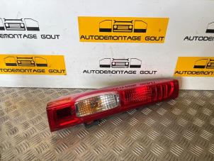 Gebruikte Achterlicht links Opel Vivaro 2.5 CDTI DPF Prijs € 34,99 Margeregeling aangeboden door Autodemontage Gout