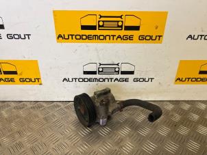 Gebruikte Servopomp Opel Vivaro 2.5 CDTI DPF Prijs € 39,99 Margeregeling aangeboden door Autodemontage Gout