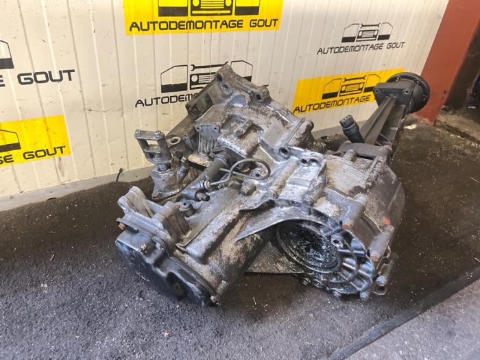 Versnellingsbak van een Volkswagen Transporter T4 1.9 TD 2000