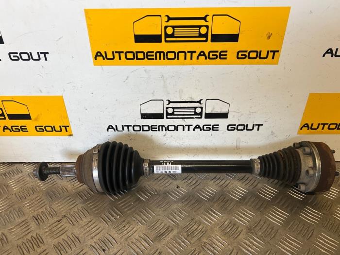 Gebruikte Aandrijfas links-voor Volkswagen Caddy IV 2.0 TDI 102 Prijs € 34,99 Margeregeling aangeboden door Autodemontage Gout