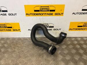 Gebruikte Intercooler Buis Renault Trafic New (FL) 2.0 dCi 16V 115 Prijs € 69,99 Margeregeling aangeboden door Autodemontage Gout