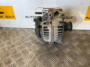 Dynamo van een Mercedes-Benz Vito (639.6) 2.2 109 CDI 16V 2006