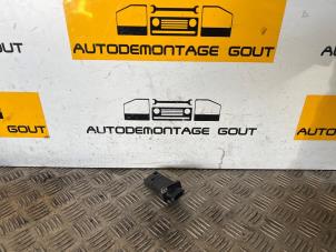Gebruikte Luchtmassameter Nissan 350 Z (Z33) 3.5 V6 24V Prijs € 29,99 Margeregeling aangeboden door Autodemontage Gout