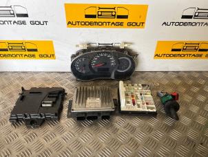 Gebruikte Kontaktslot + computer Renault Kangoo Express (FW) 1.5 dCi 85 Prijs € 124,99 Margeregeling aangeboden door Autodemontage Gout