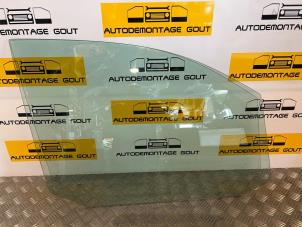 Gebruikte Deurruit 2Deurs rechts Volkswagen Caddy IV 2.0 TDI 102 Prijs € 39,99 Margeregeling aangeboden door Autodemontage Gout