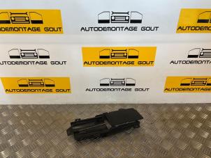 Gebruikte Cabriodak Afdekplaat Opel Astra G (F67) 1.6 16V Prijs € 49,99 Margeregeling aangeboden door Autodemontage Gout