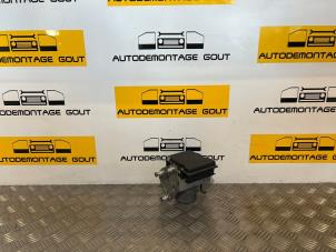 Gebruikte ABS Pomp Mercedes Sprinter 3t (906.61) 211 CDI 16V Prijs € 94,99 Margeregeling aangeboden door Autodemontage Gout