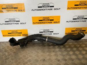 Gebruikte Intercooler Slang Renault Master II (FD/HD) 2.5 dCi 120 FAP Prijs € 49,99 Margeregeling aangeboden door Autodemontage Gout