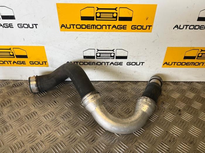 Gebruikte Intercooler Slang Volkswagen Transporter T5 2.5 TDi Prijs € 24,99 Margeregeling aangeboden door Autodemontage Gout