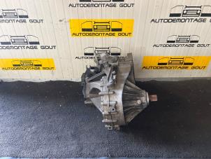 Gebruikte Versnellingsbak Volkswagen Transporter T5 1.9 TDi Prijs € 599,99 Margeregeling aangeboden door Autodemontage Gout