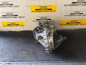 Gebruikte Versnellingsbak Volkswagen Transporter T5 1.9 TDi Prijs € 799,99 Margeregeling aangeboden door Autodemontage Gout