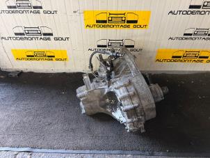 Gebruikte Versnellingsbak Volkswagen Transporter T4 2.5 TDI Prijs € 599,99 Margeregeling aangeboden door Autodemontage Gout