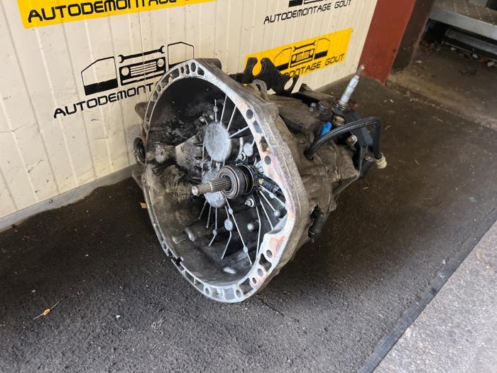 Versnellingsbak van een Opel Vivaro 2.0 CDTI 2012