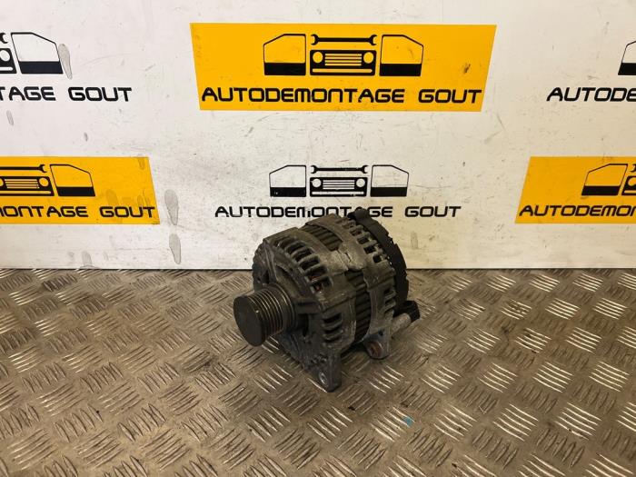 Gebruikte Dynamo Volkswagen Transporter T5 2.0 BiTDI DRF Prijs € 75,00 Margeregeling aangeboden door Autodemontage Gout