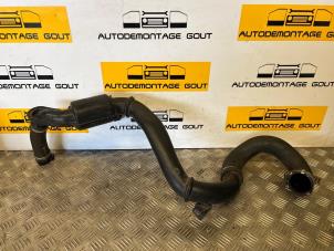 Gebruikte Intercooler Slang Renault Trafic New (FL) 2.0 dCi 16V 115 Prijs € 35,00 Margeregeling aangeboden door Autodemontage Gout