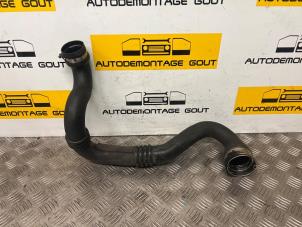 Gebruikte Intercooler Buis Renault Master III (JV) 2.3 dCi 16V 110 Prijs € 39,99 Margeregeling aangeboden door Autodemontage Gout