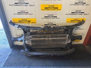 Gebruikte Frontpaneel Volkswagen Transporter T5 1.9 TDi Prijs € 149,99 Margeregeling aangeboden door Autodemontage Gout