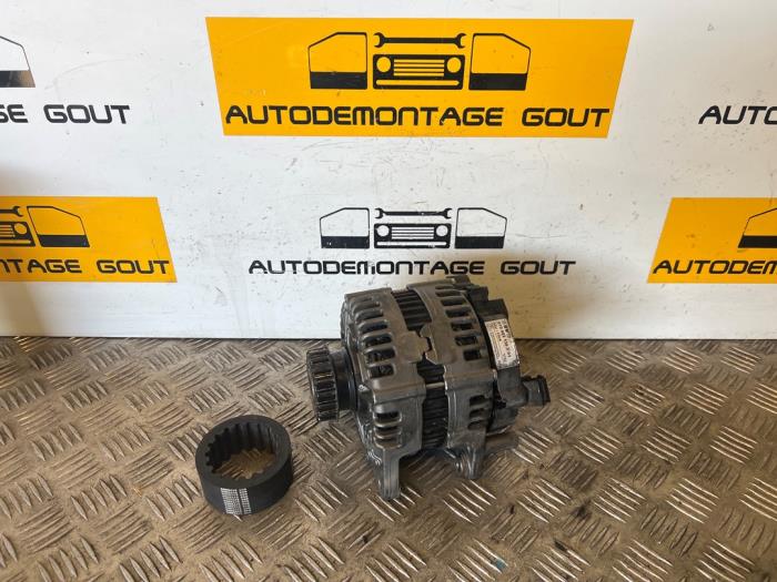 Gebruikte Dynamo Volkswagen Transporter/Caravelle T5 2.5 TDi Prijs € 69,99 Margeregeling aangeboden door Autodemontage Gout