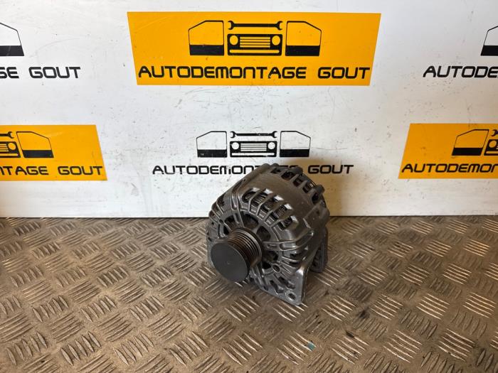 Gebruikte Dynamo Opel Vivaro 2.0 CDTI 16V Prijs € 39,99 Margeregeling aangeboden door Autodemontage Gout