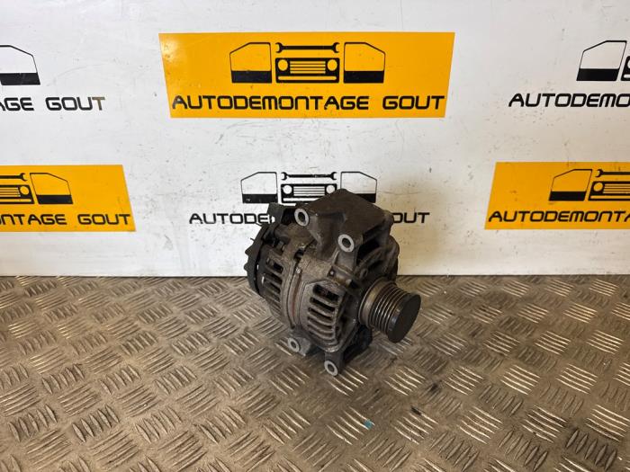 Gebruikte Dynamo Mercedes Sprinter 3,5t (906.63) 315 CDI 16V Prijs € 55,00 Margeregeling aangeboden door Autodemontage Gout