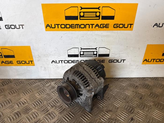 Gebruikte Dynamo Volkswagen Transporter T4 2.5 TDI Prijs € 24,99 Margeregeling aangeboden door Autodemontage Gout