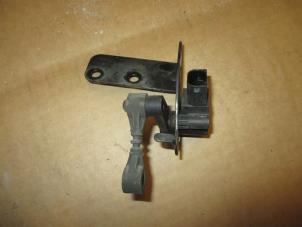 Gebruikte Hoogteregelaar vering Rechts-voor Jaguar F-type Convertible 3.0 S V6 24V Prijs € 60,50 Inclusief btw aangeboden door Garage Callant