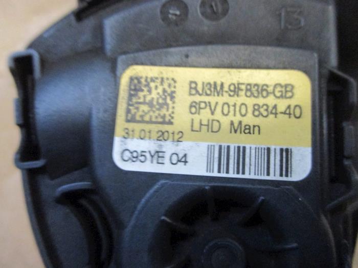 Gaspedaalpositie Sensor van een Land Rover Range Rover Evoque (LVJ/LVS)  2012