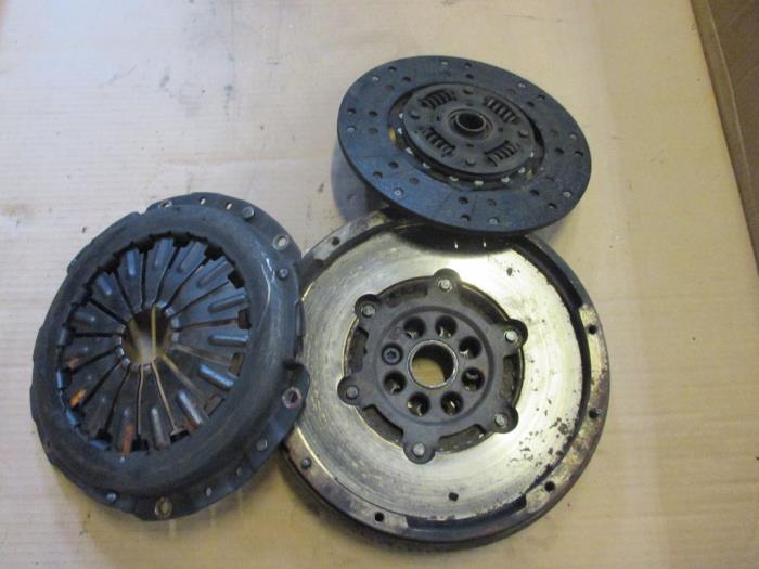 Gebruikte Vliegwiel Landrover Range Rover Evoque (LVJ/LVS) Prijs op aanvraag aangeboden door Garage Callant