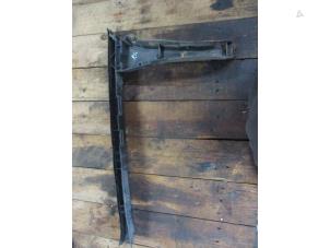 Gebruikte Bumpersteun rechts-achter Jaguar XJ (X350) 2.7d V6 24V Prijs € 18,15 Inclusief btw aangeboden door Garage Callant