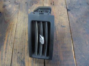 Gebruikte Luchtrooster Dashboard Landrover Freelander II 2.2 tD4 16V Prijs € 24,20 Inclusief btw aangeboden door Garage Callant