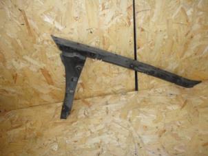 Gebruikte Bumpersteun rechts-achter Jaguar XJ (X350) 8 3.5 V8 32V Prijs € 18,15 Inclusief btw aangeboden door Garage Callant