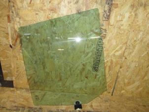 Gebruikte Deurruit 4Deurs links-achter Landrover Discovery III (LAA/TAA) 2.7 TD V6 Prijs € 30,25 Inclusief btw aangeboden door Garage Callant