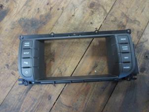 Gebruikte Bediening boordcomputer Landrover Range Rover Evoque (LVJ/LVS) 2.2 SD4 16V 5-drs. Prijs € 60,50 Inclusief btw aangeboden door Garage Callant