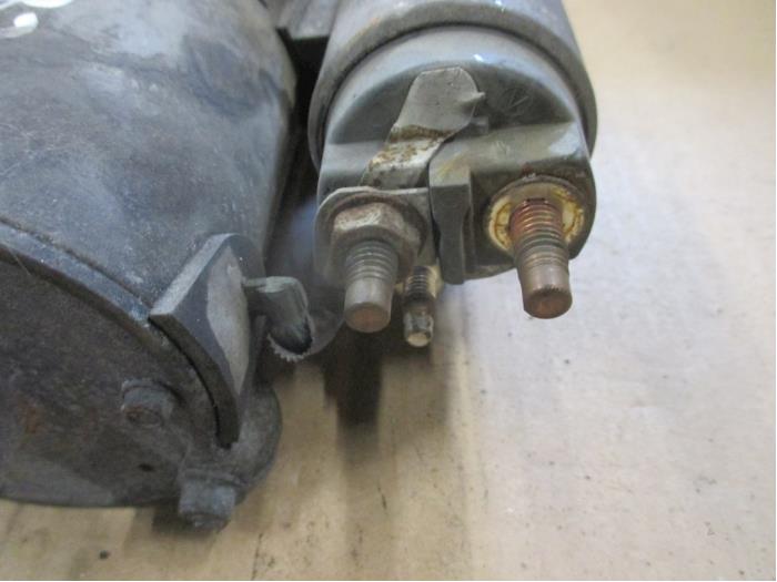 Startmotor van een Jaguar S-type (X200) 3.0 V6 24V 2001