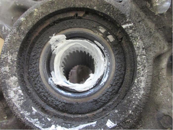 Fusee rechts-achter van een Jaguar XJ (X350) 2.7d V6 24V 2006