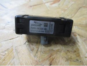 Gebruikte Antenne bluetooth Jaguar XF (X260) 2.0d 180 16V AWD Prijs € 18,15 Inclusief btw aangeboden door Garage Callant