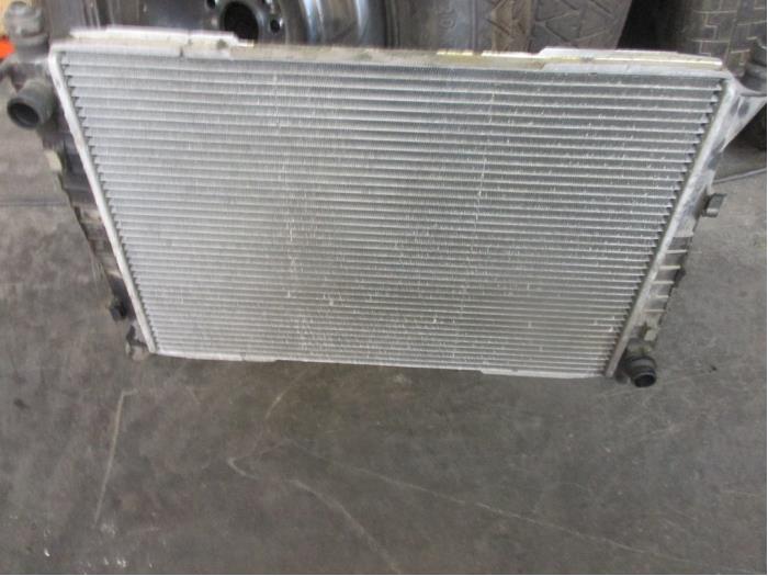 Gebruikte Radiateur Jaguar X-type 2.0 D 16V Prijs € 60,50 Inclusief btw aangeboden door Garage Callant