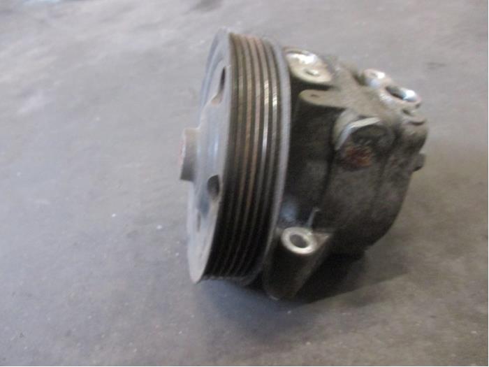 Stuurbekrachtiging Pomp van een Land Rover Freelander II 2.2 td4 16V 2007