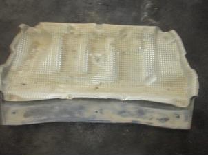 Gebruikte Beschermplaat bodem Landrover Range Rover Sport (LS) 3.0 S TDV6 Prijs € 30,25 Inclusief btw aangeboden door Garage Callant