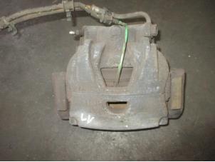 Gebruikte Remklauw (Tang) links-voor Jaguar XF (CC9) 2.2 D S200 16V Prijs € 60,50 Inclusief btw aangeboden door Garage Callant